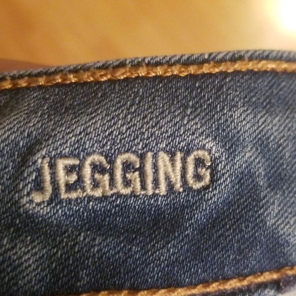Jeans - Picture 4 of 5